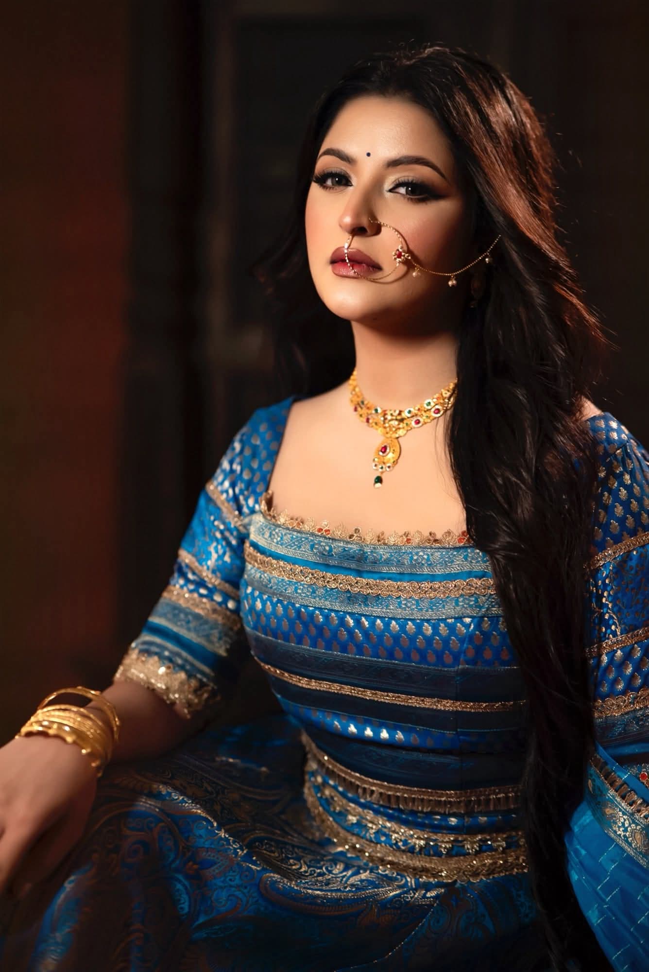 ‘বুঝেন, খুশি থাকেন। অন্যের সৌন্দর্য বা বয়স নিয়ে না ভেবে নিজের জীবনের বেঁচে থাকা সৌন্দর্যটুকু খুঁজে তা উপভোগ করতে শিখুন।’