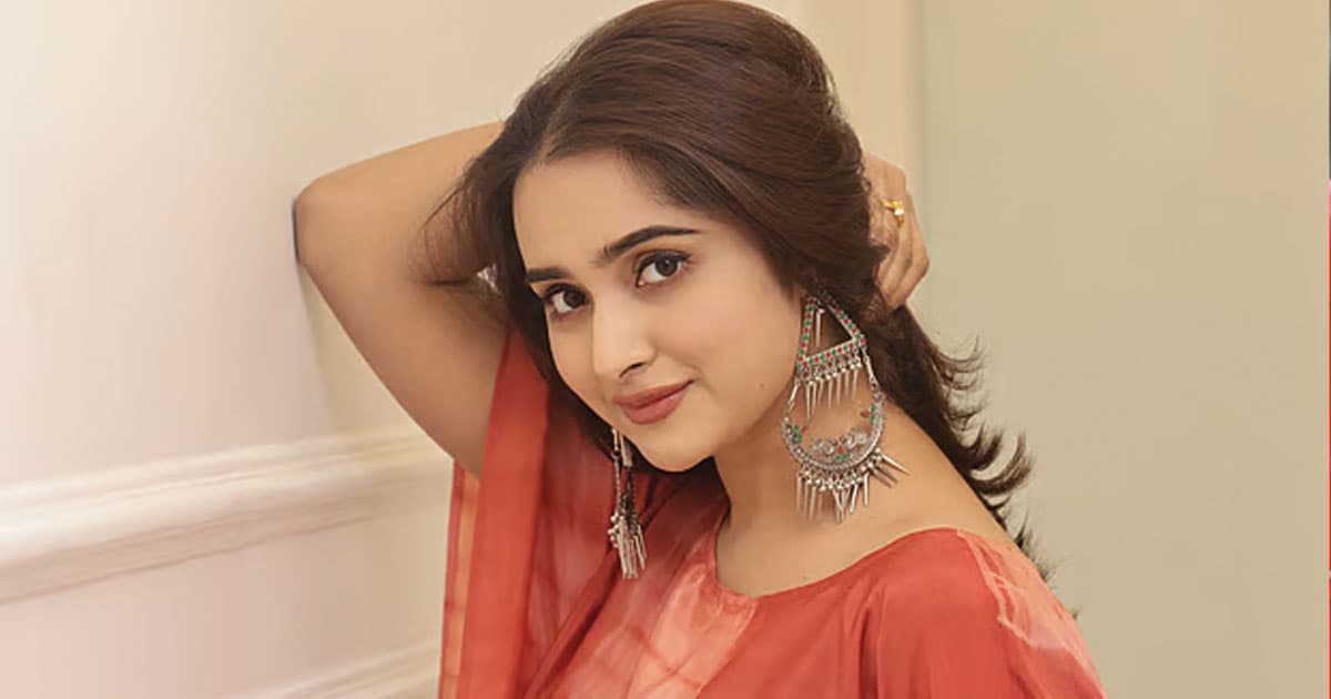 কেয়ার প্রেম নিয়ে চর্চা চললেও এখনো চুপ কেয়া পায়েল। তবে কিছু দিন আগে নিজের প্রেম-বিয়ের গুঞ্জন নিয়ে খোলামেলা স্বীকারোক্তি দেন।